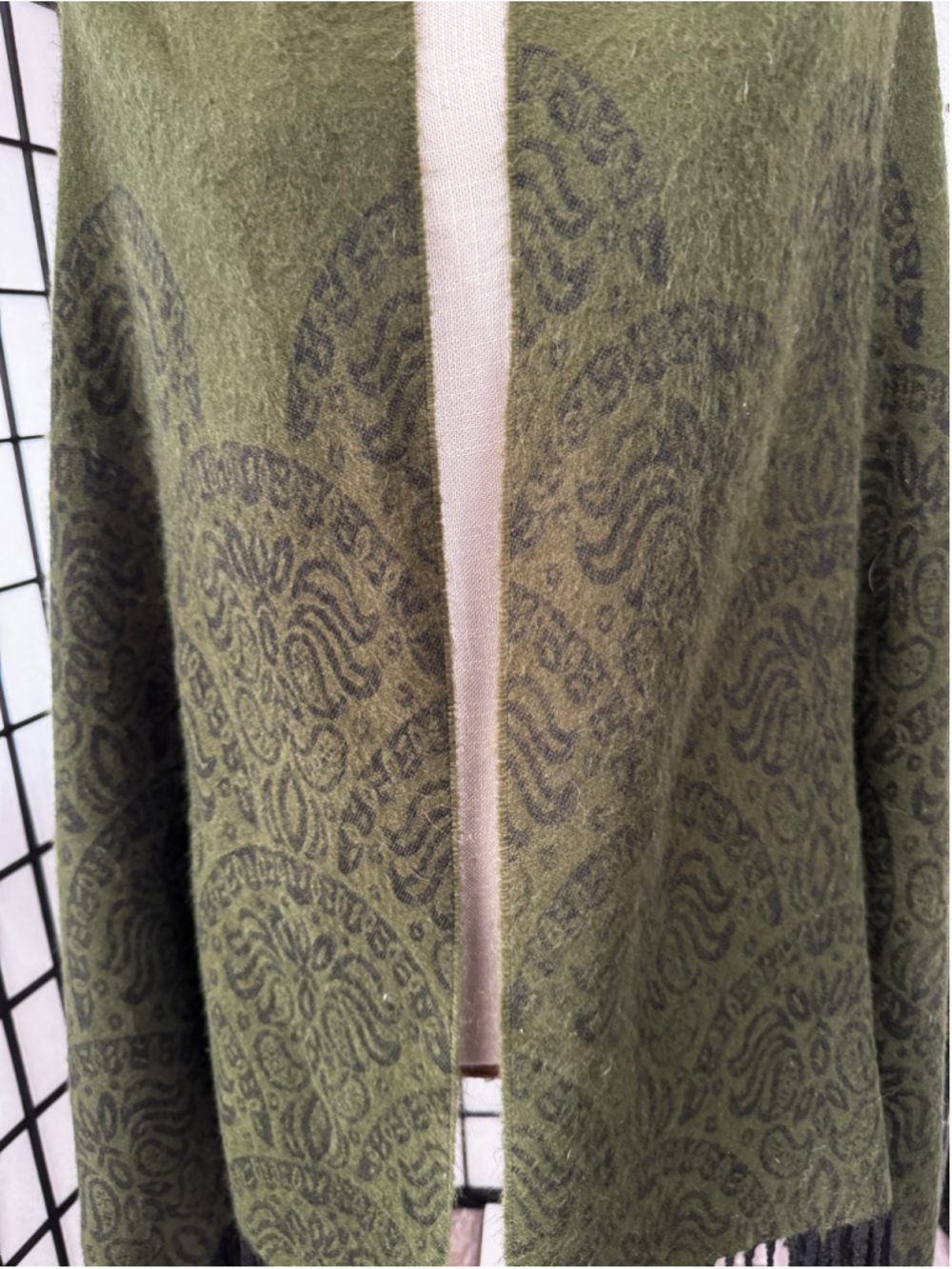 Women's Unbranded Paisley Wrap Scarf One Size Green Black - Picture 2 of 5